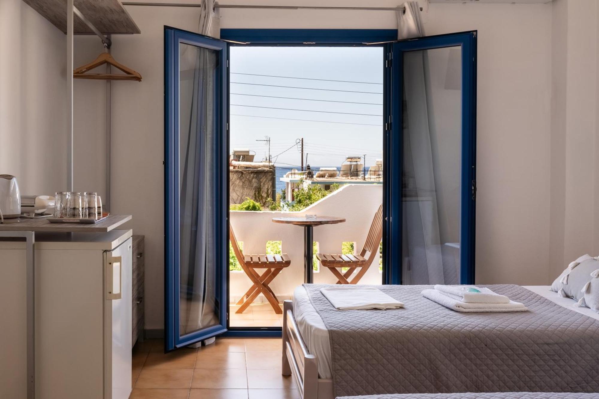 Giannis Rooms Agia Roumeli Exterior photo